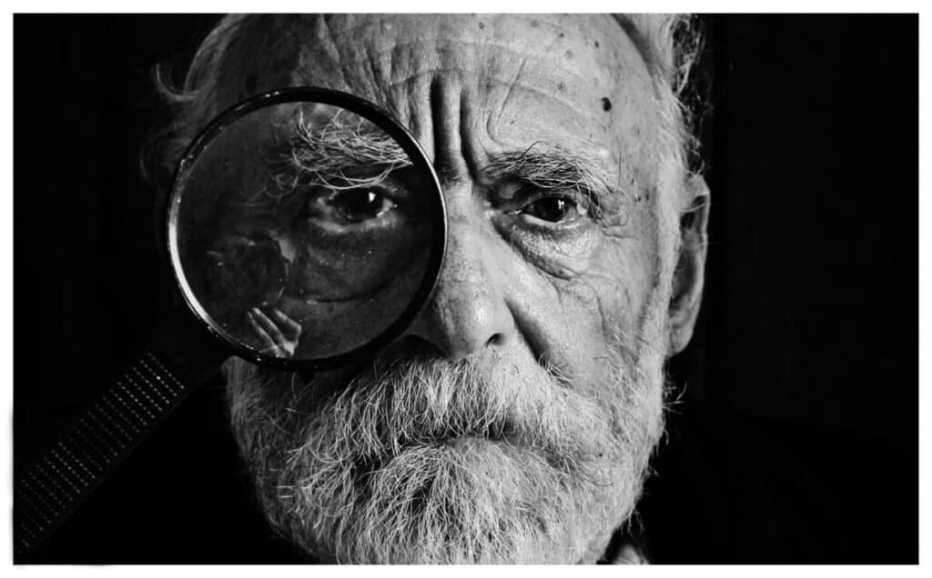 Man with monocle featured image on screenshot blog